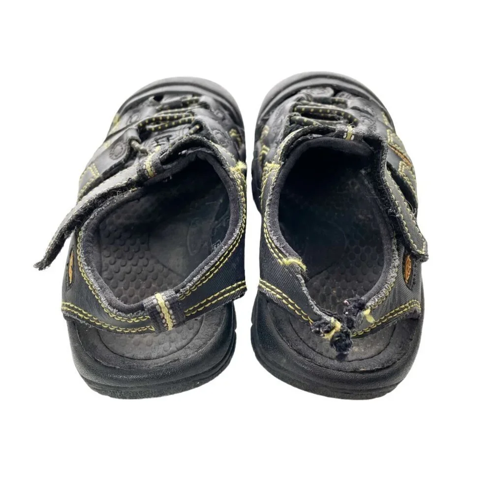 Keen Black Closed Toe Hiking Sandals Unisex Toddler Size 10 Waterproof FLAW
